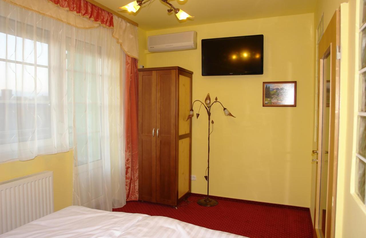 Holdlux Apartmanok Sárvár Exterior foto