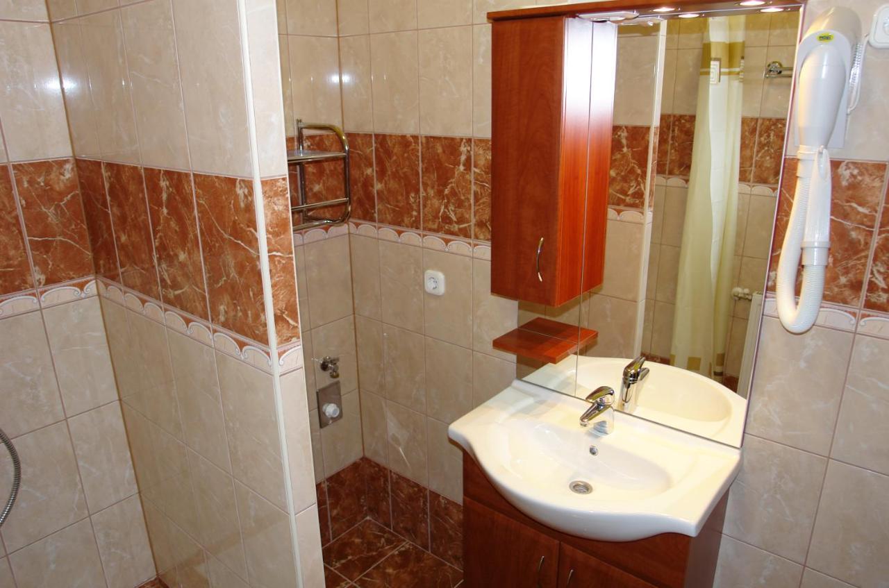 Holdlux Apartmanok Sárvár Exterior foto